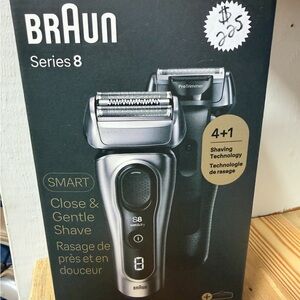 Series 8 Electric Shaver S8 in Silver/Black